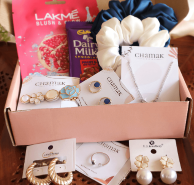 Gift Box ₹1999